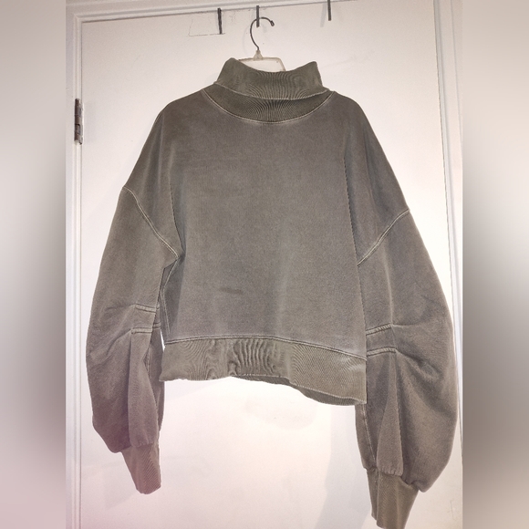 Free People "Rudy" Turtleneck Balloon Sleeve Pullover Sweatshirt Size Large - Picture 1 of 7